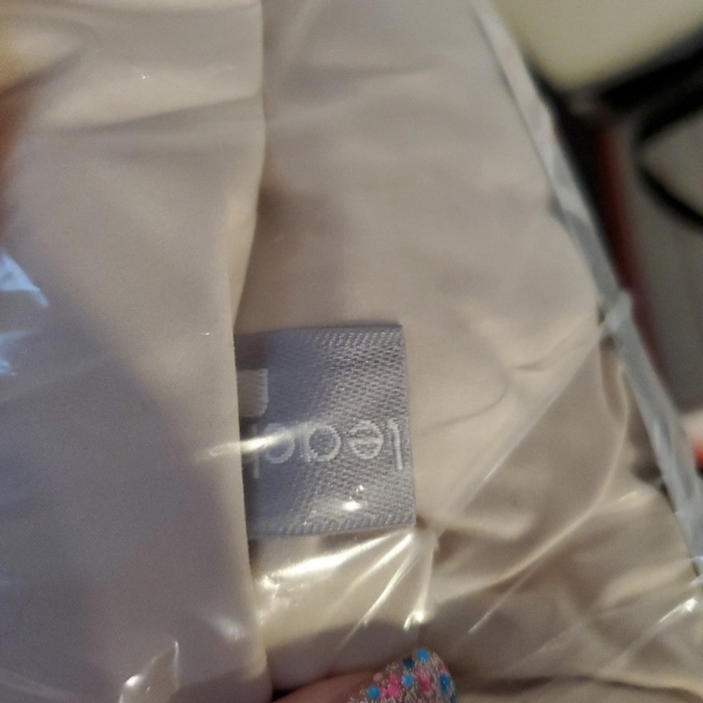 LEACHCO Snoodle Pillow/NEW - Picture 5 of 16